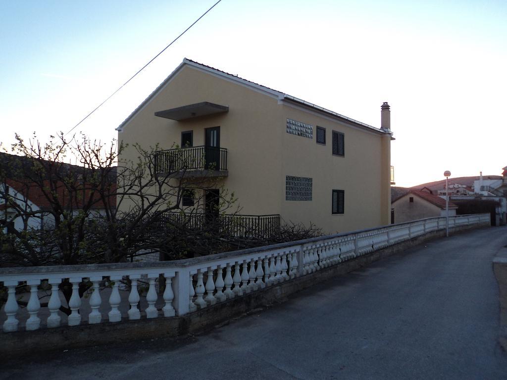 Apartments Racetin Маріна Екстер'єр фото